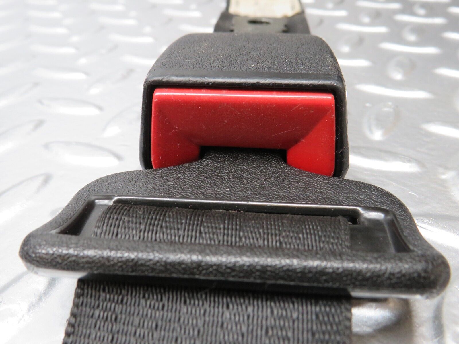 25636 Mercedes-Benz W123 200 Front Left Seat Belt With Buckle 1238602586