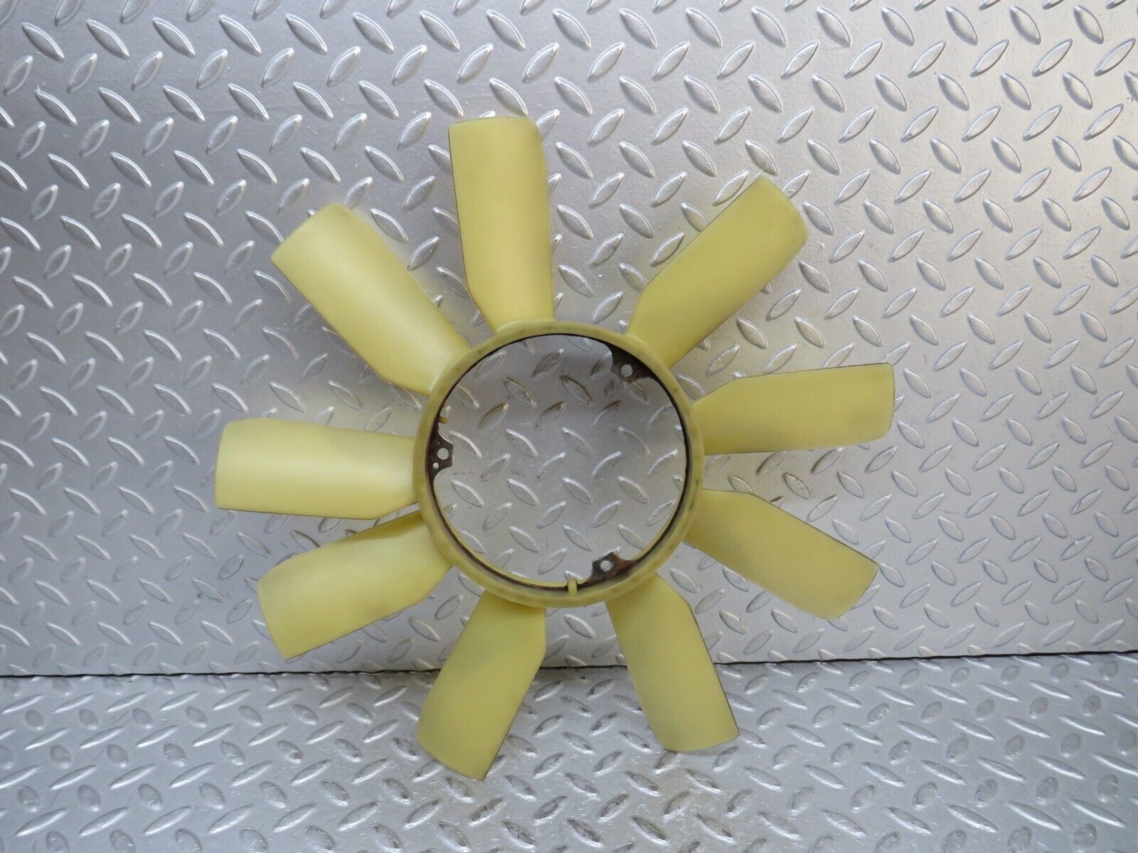 37963 Mercedes-Benz A124 320E Cabriolet Engine Cooling Fan 1032000423