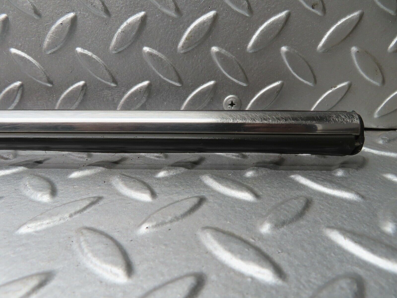 20961 Mercedes-Benz W114 250CE Coupe Rear Right Fender Wing Centre Moulding Trim