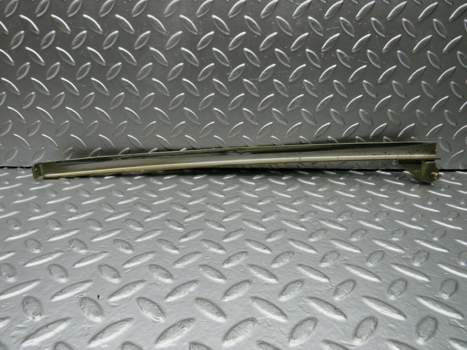 22533 Mercedes-Benz C124 E220 Coupe Left Door Window Channel