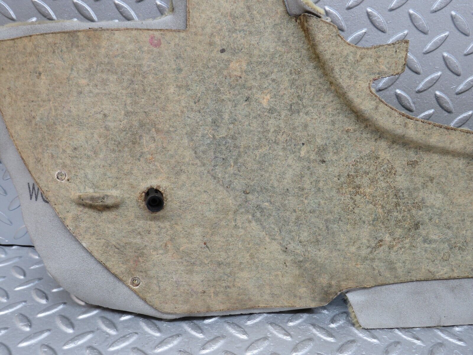 36591 Mercedes-Benz W201 190E 2.0L Centre Console Carpet Right Side Beige