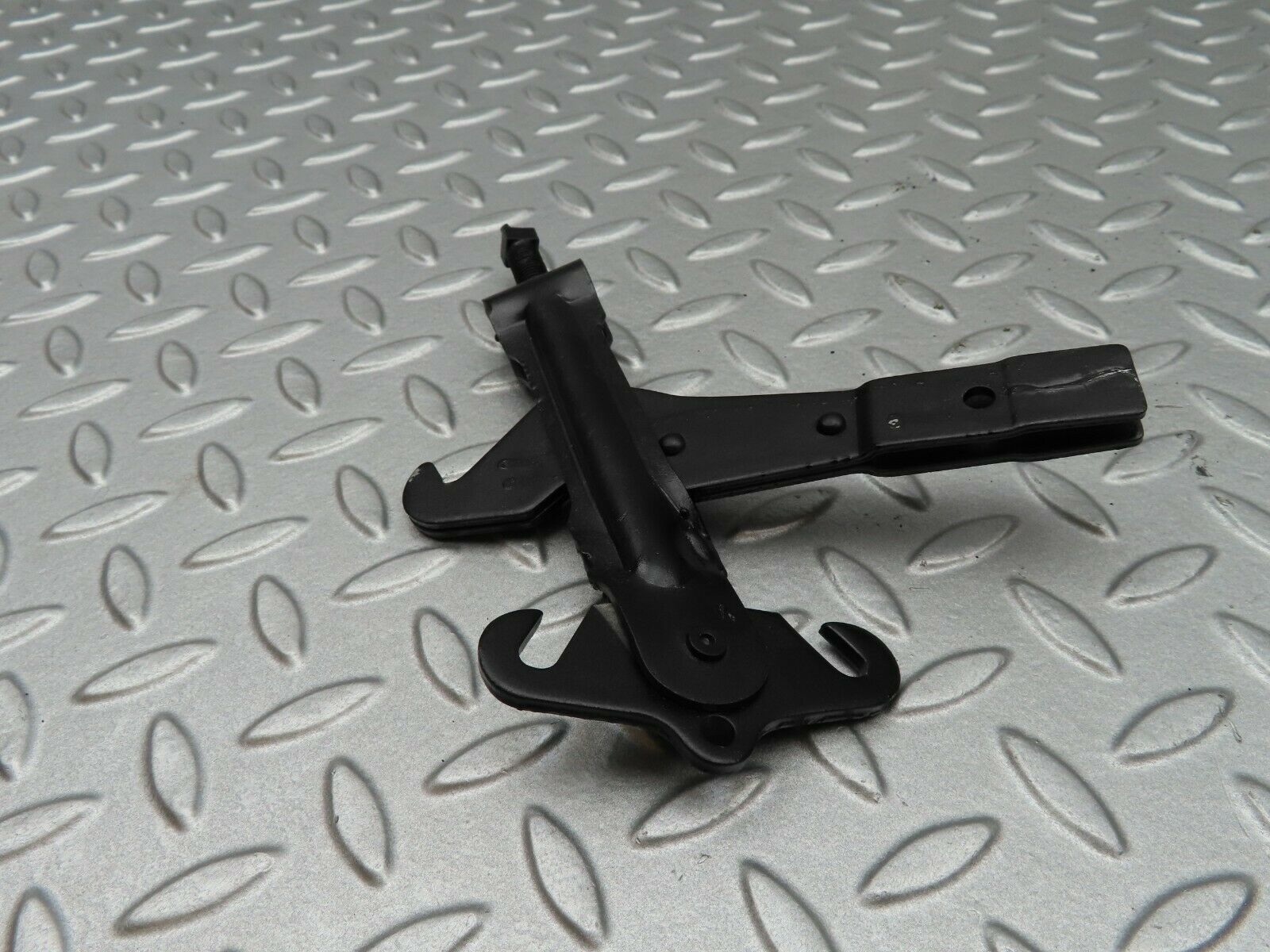 4548 Mercedes-Benz W123 230E Handbrake Adjusting Handbrake Regulator