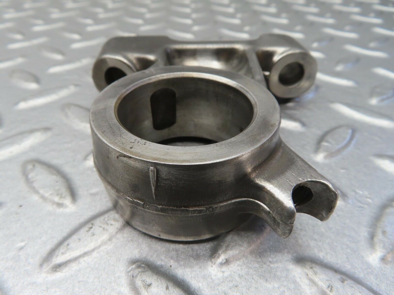 13353 Mercedes-Benz C107 350SLC Coupe Camshaft Tower Bearing