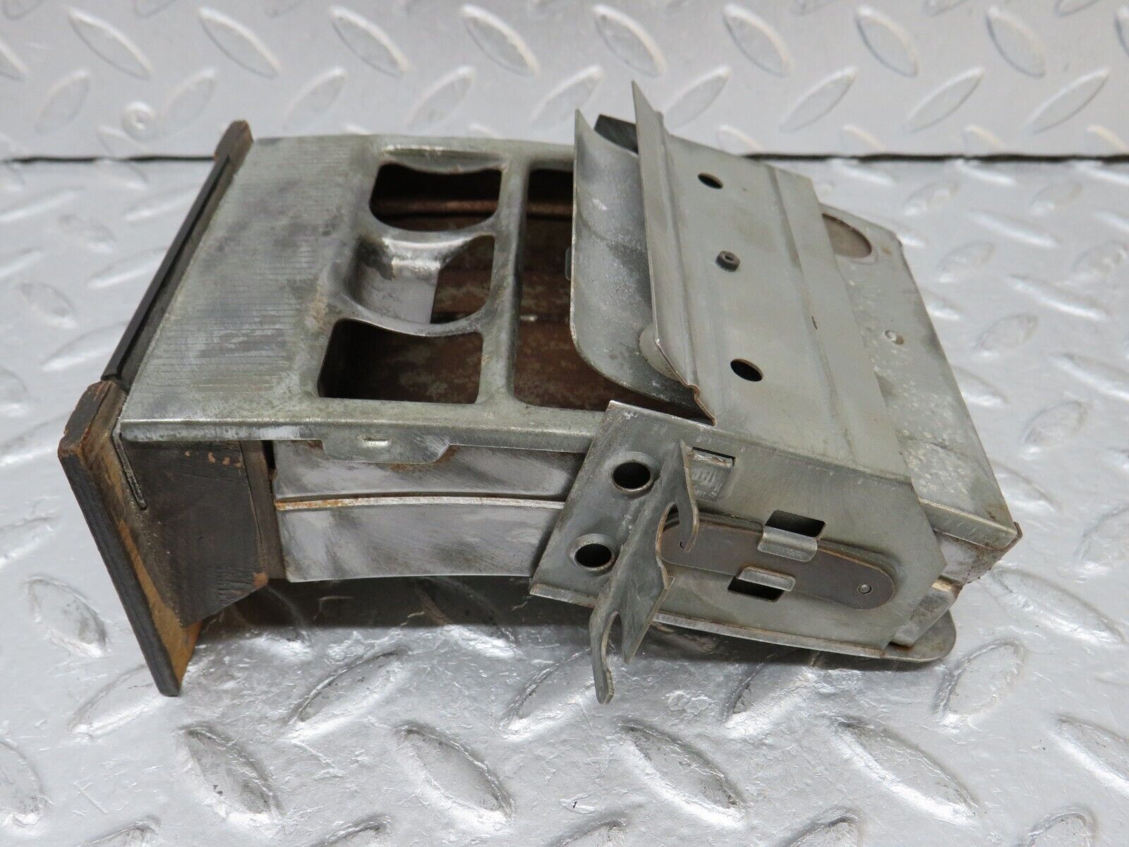 37552 Mercedes-Benz W109 300SEL Centre Console Ashtray Wood Finish