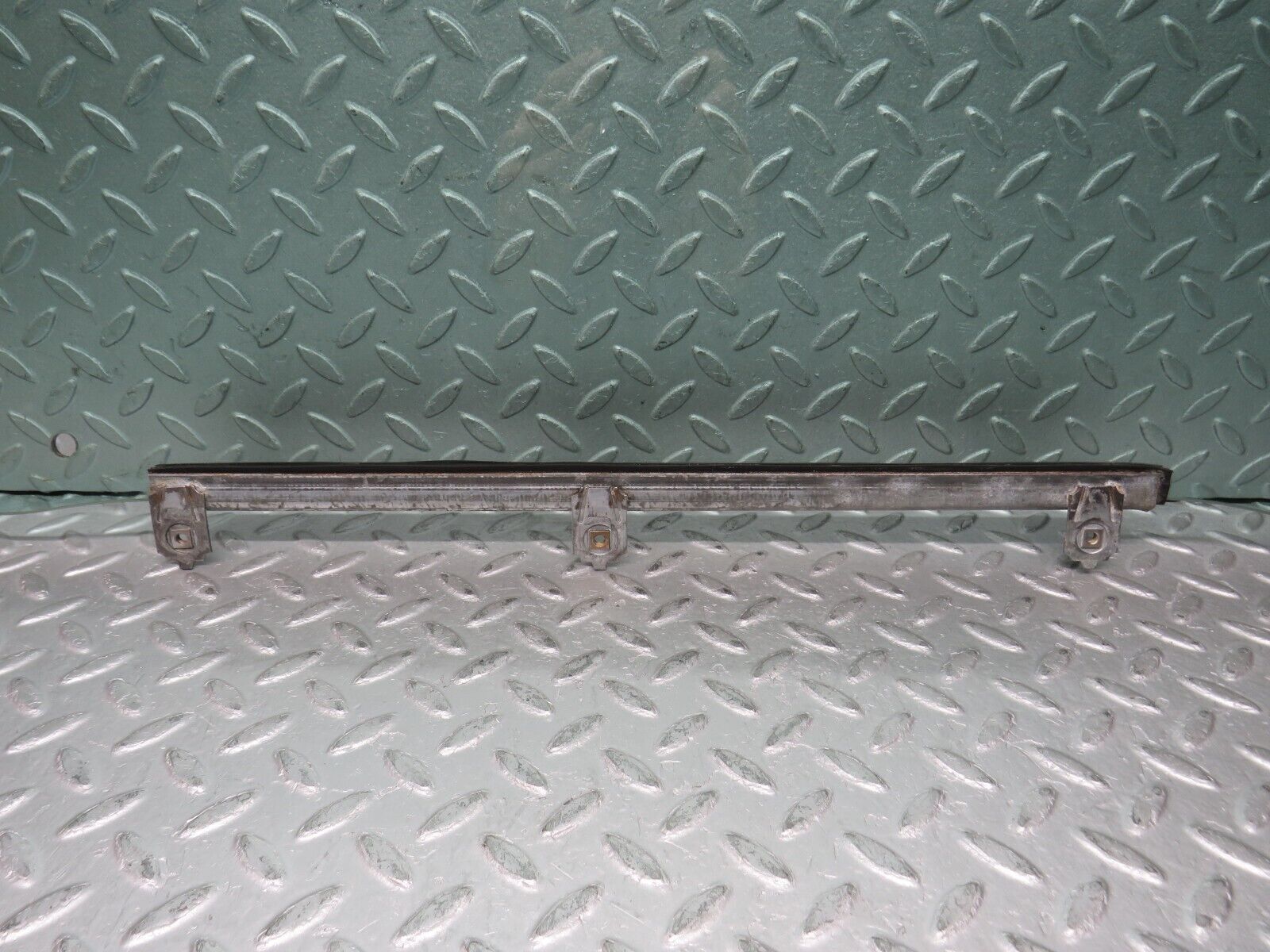 37875 Mercedes-Benz A124 320E Cabriolet Front Left Door Window Glass