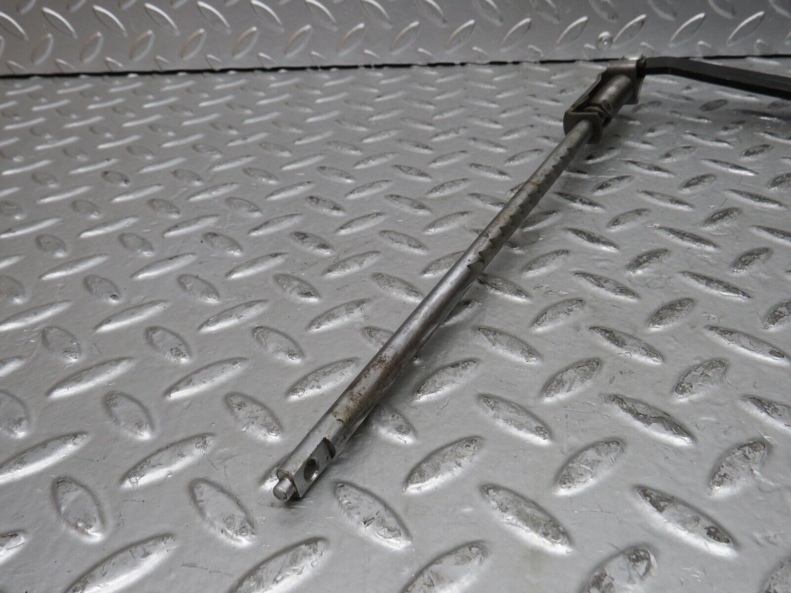 28859 Mercedes-Benz W123 230E Handbrake Regulator