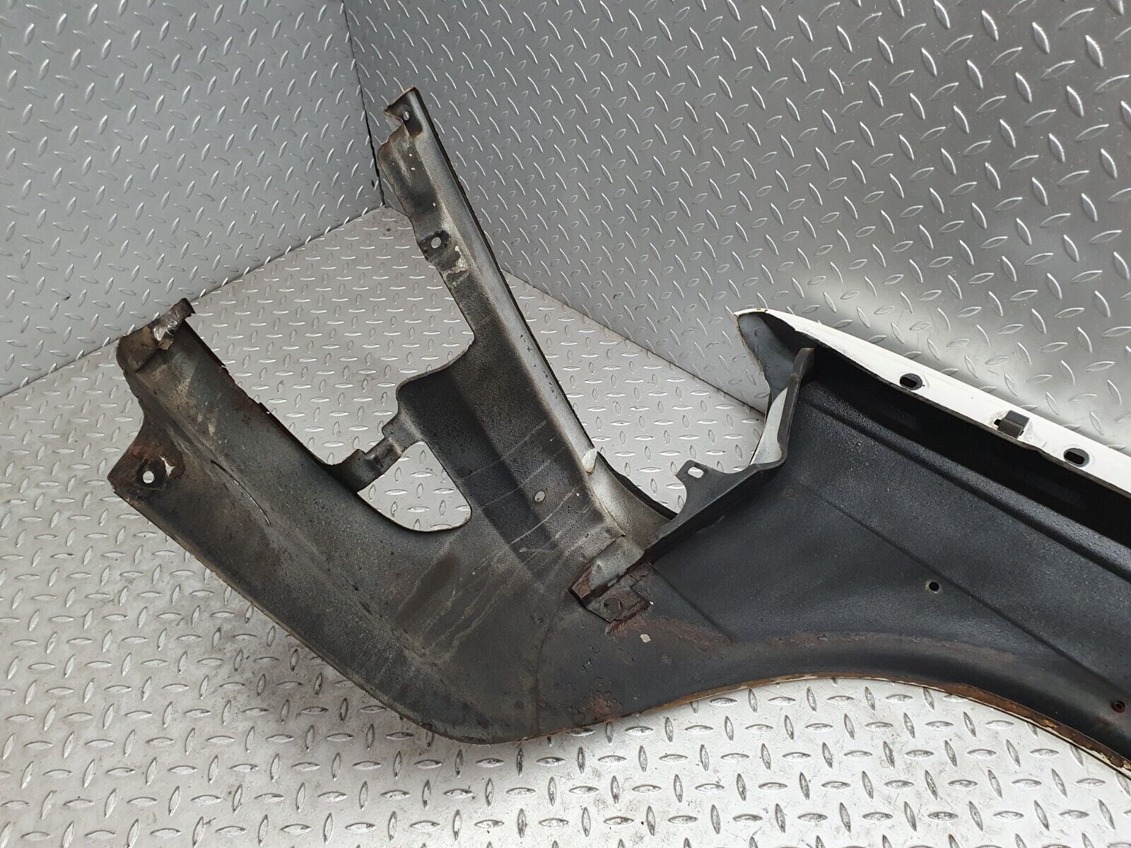 40809 Mercedes-Benz W123 300D Front Right Wing Fender