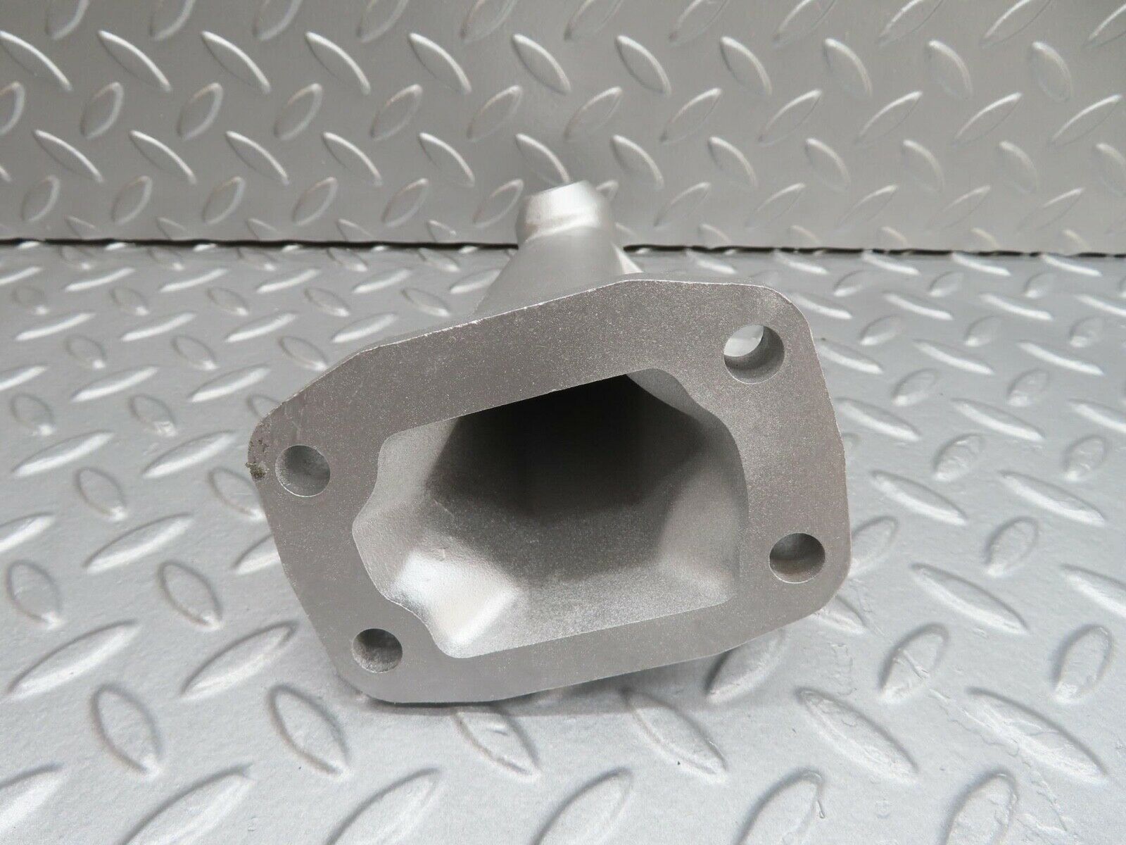 15974 Mercedes-Benz W123 280E Engine Mount Bracket Left Side 1232230204