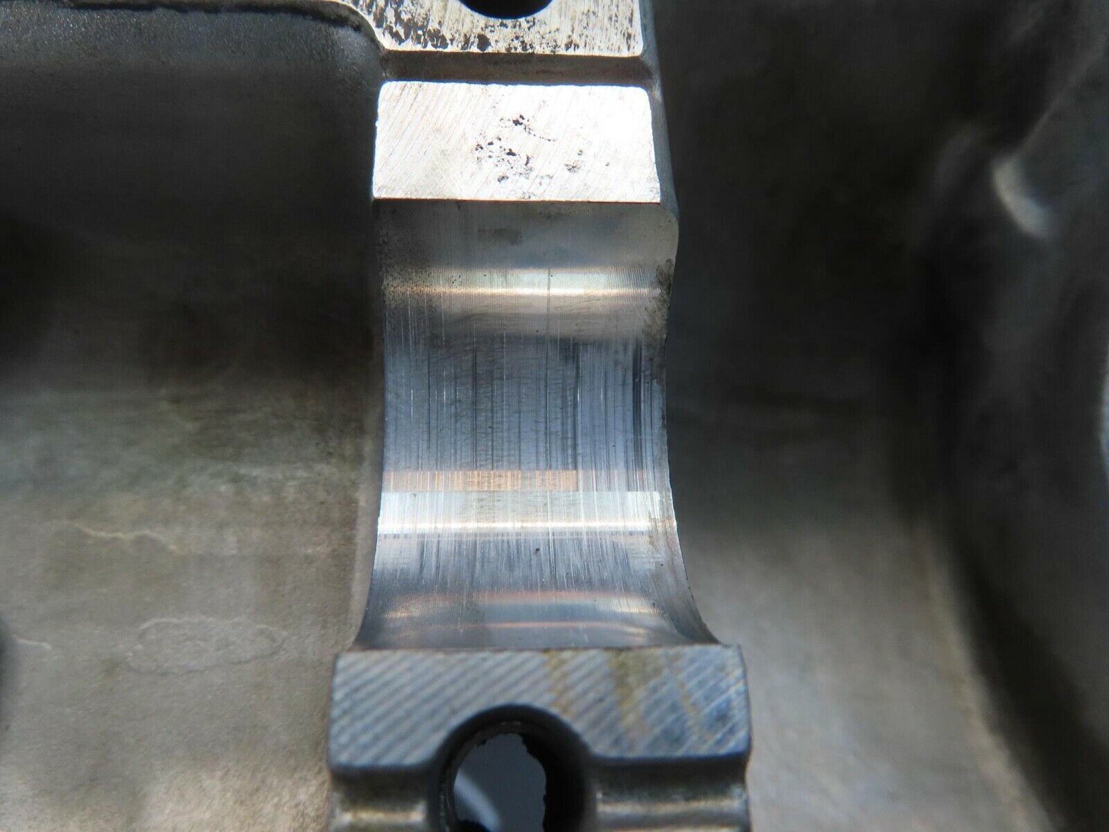 11264 Mercedes-Benz W221 S320 Cylinder Head Valve Cover 6420101130