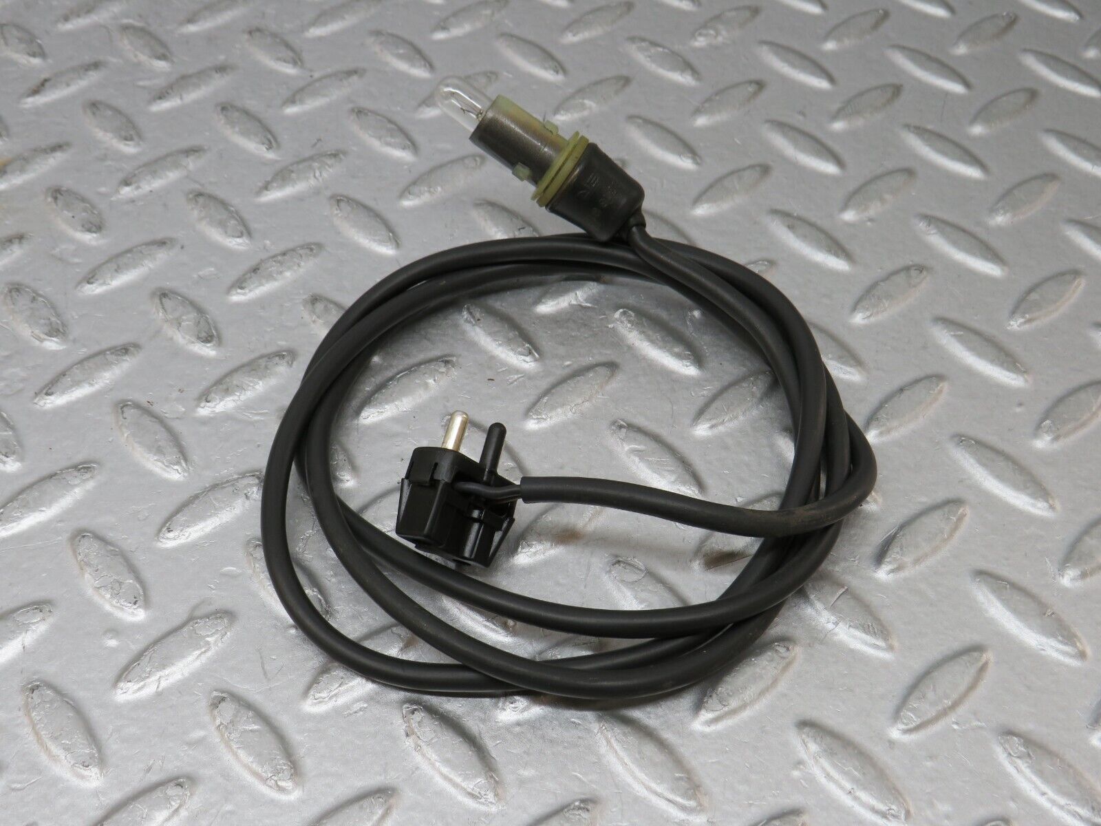 36268 Mercedes-Benz W126 420SE Front Wing Indicator Wire Cable 1249971881