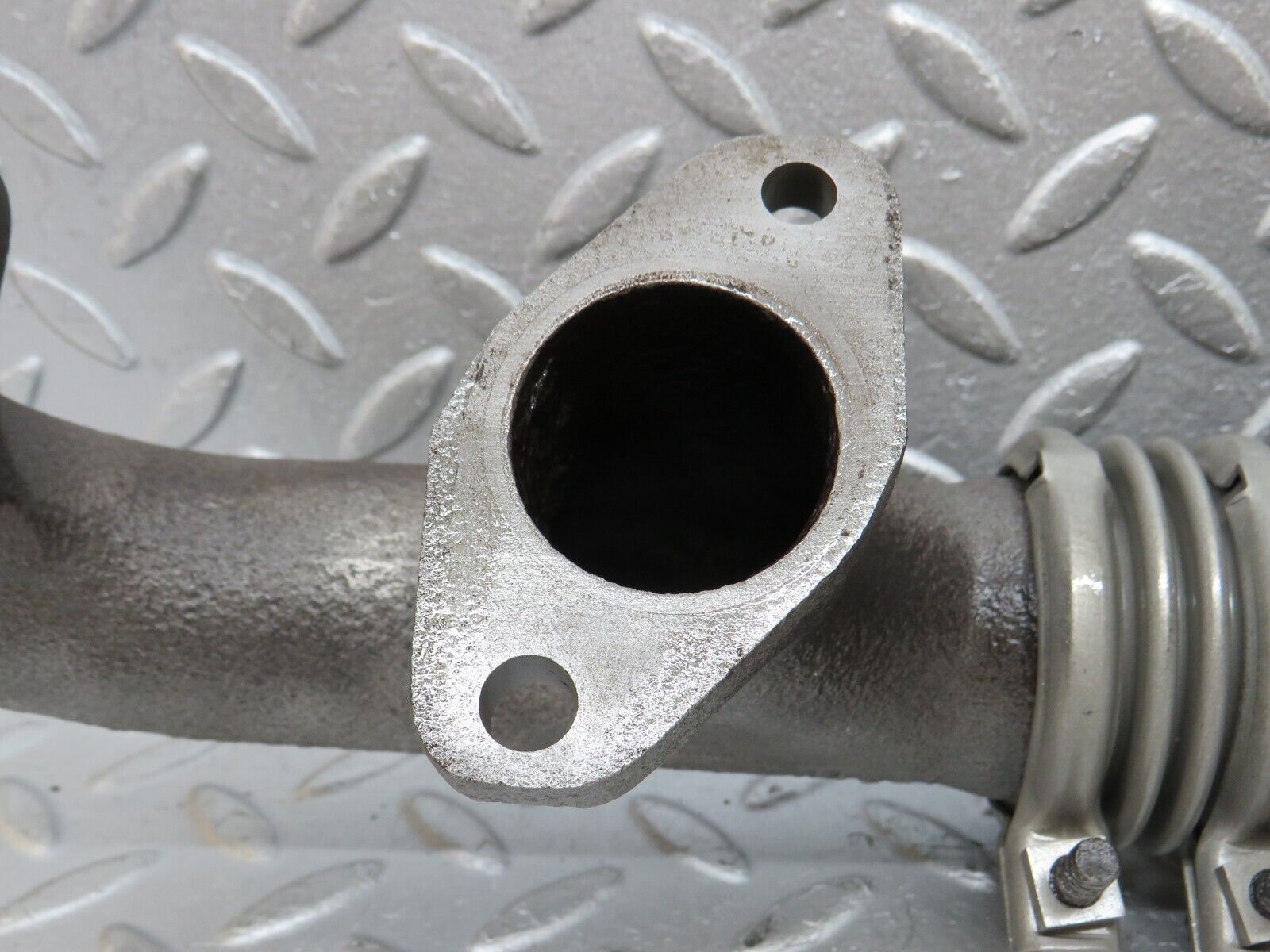 36332 Mercedes-Benz W126 420SE Exhaust Manifold Right 1161422402 1161420602