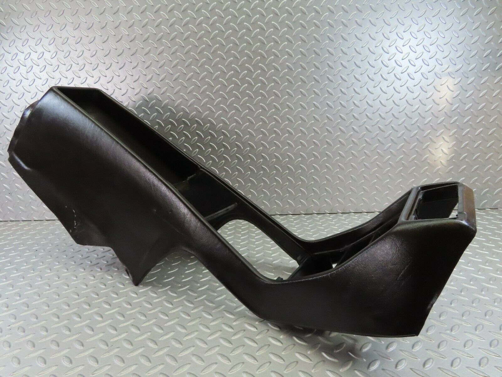 7655 Mercedes-Benz S123 230TE Wagon Centre Console Black