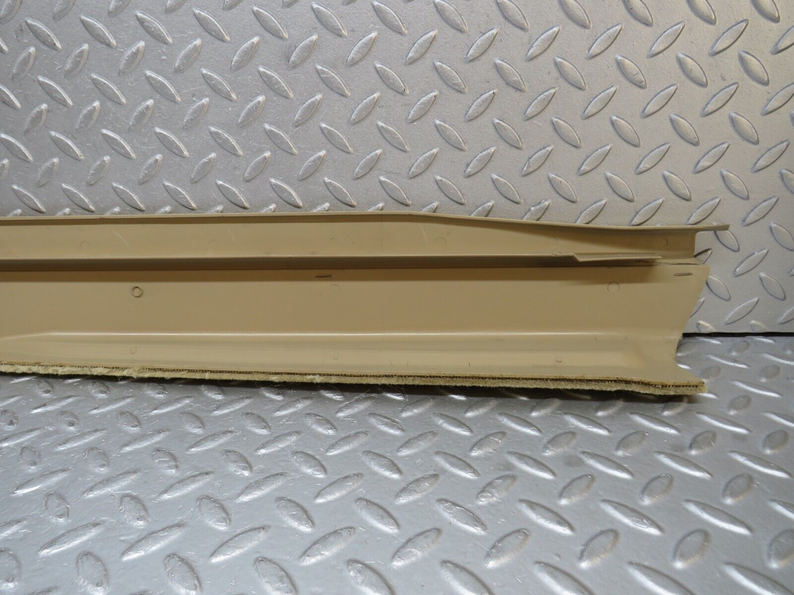 38285 Mercedes-Benz R129 280SL Coupe Left Door Sill Cover Beige 1296800135