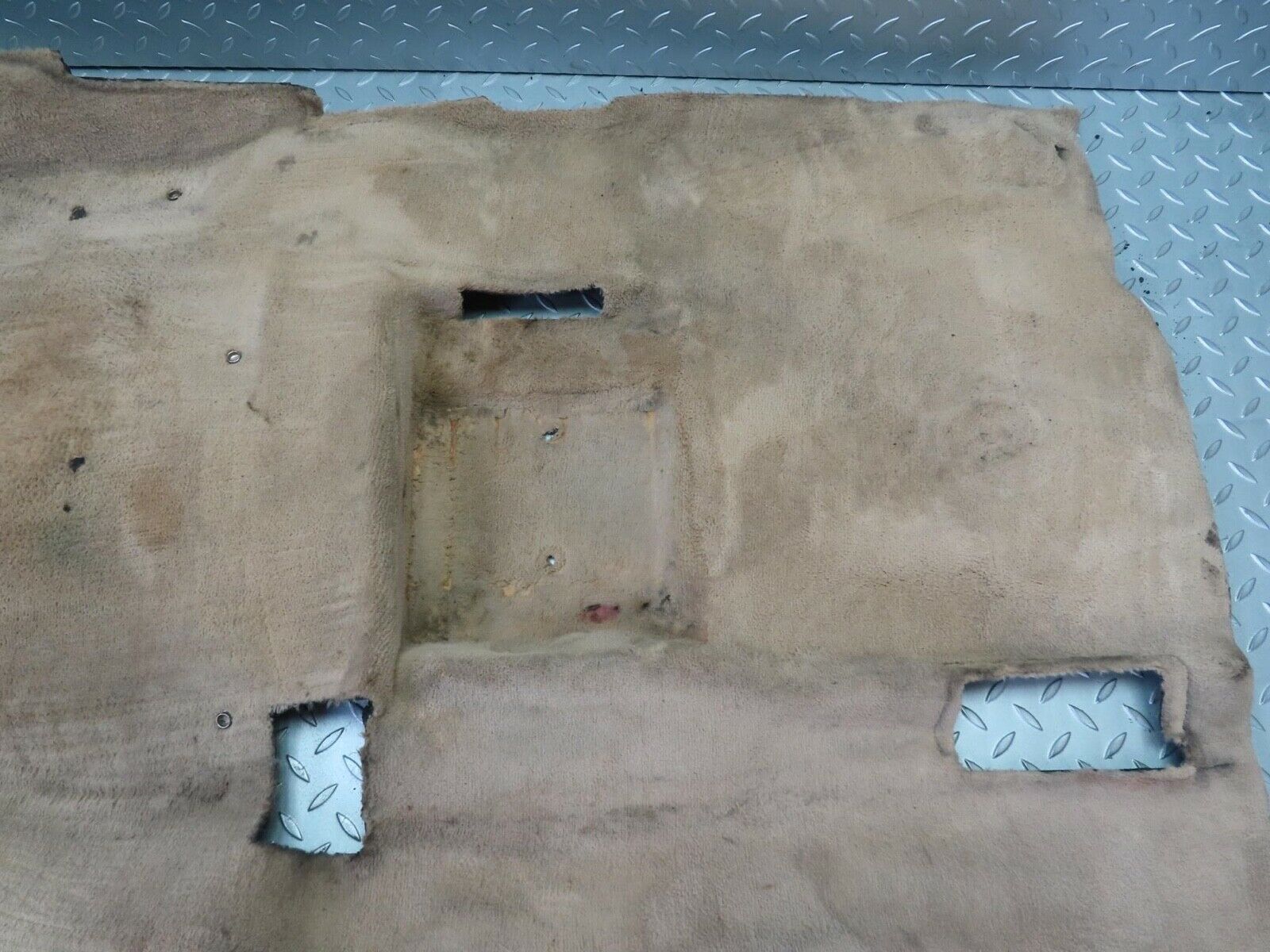 12549 Mercedes-Benz R129 300SL Coupe Front Right Floor Carpet Cream