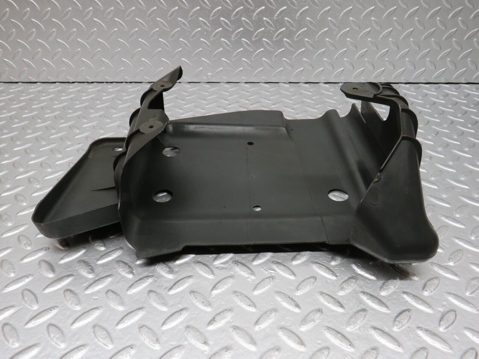 33239 Mercedes-Benz W202 C180 Fuel Pump Cover 2024780037