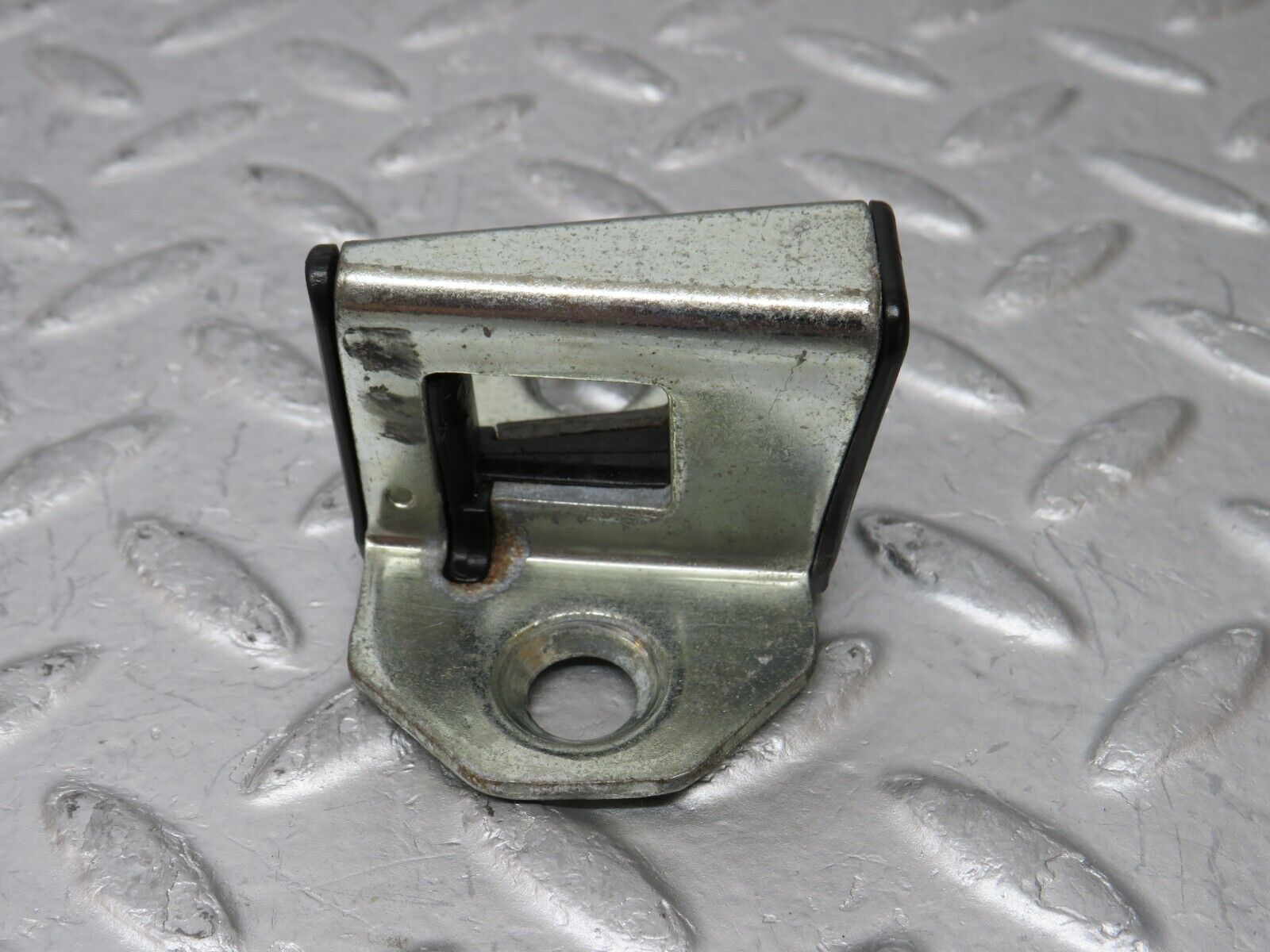 34890 Mercedes-Benz W210 320E Door Lock Latch