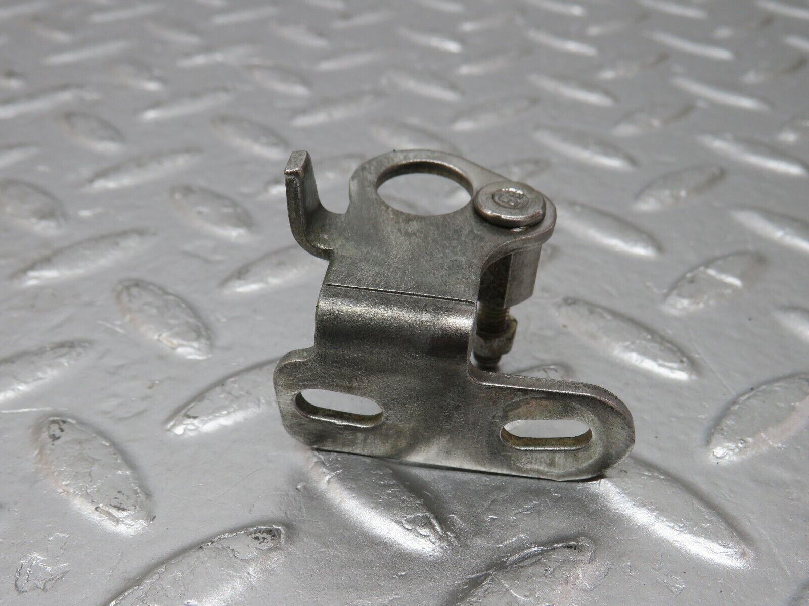 34191 Mercedes-Benz W124 260E Accelerator Cable Bracket Holder