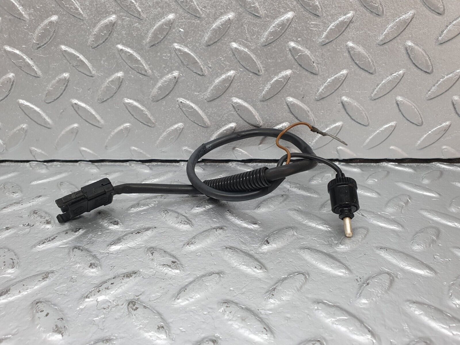 41587 Mercedes-Benz W124 200E Engine Cooling Fan Wire 1245402809