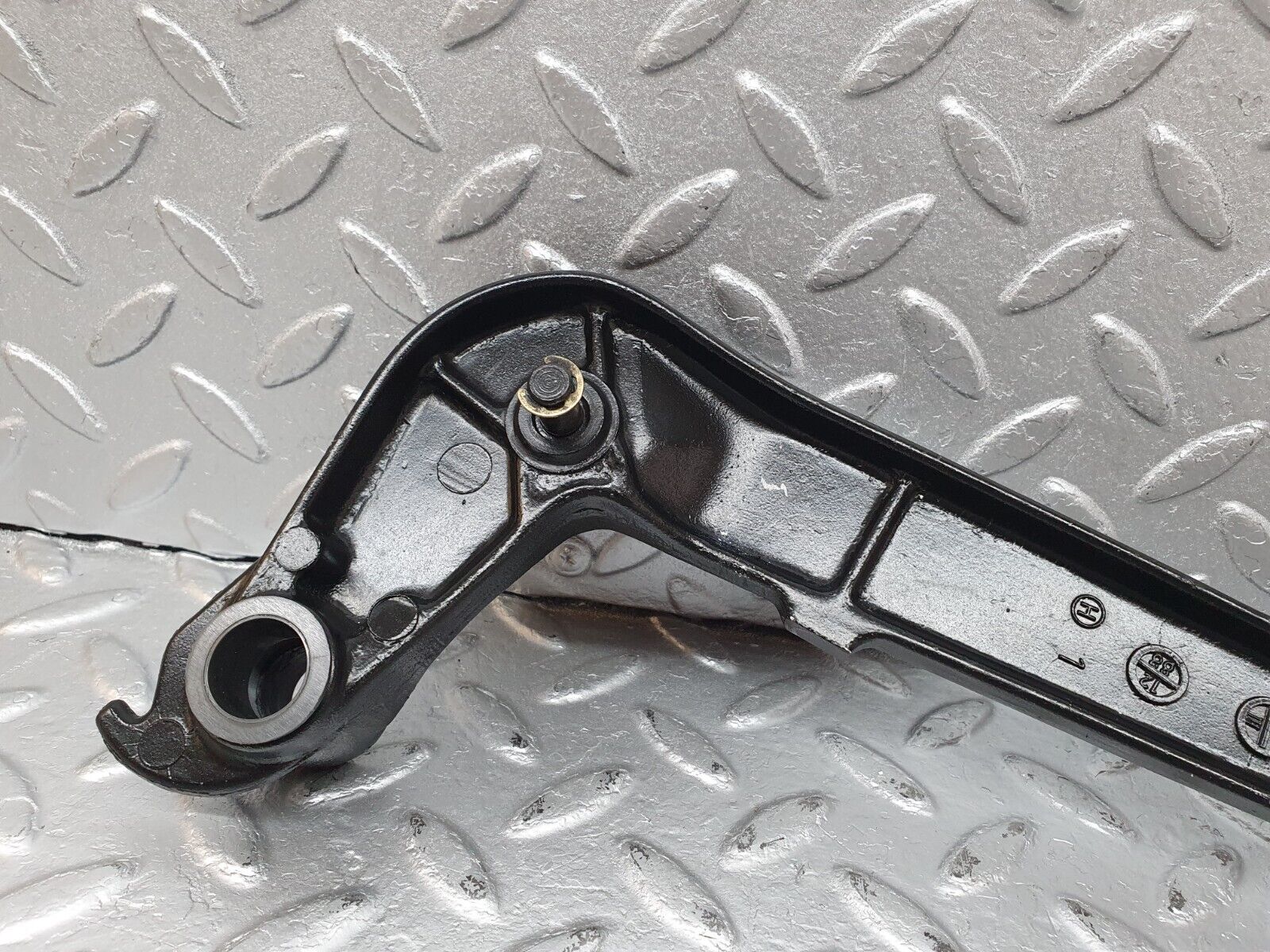 41458 Mercedes-Benz W124 200E Clutch Pedal With Rubber 2012902116 2012910282