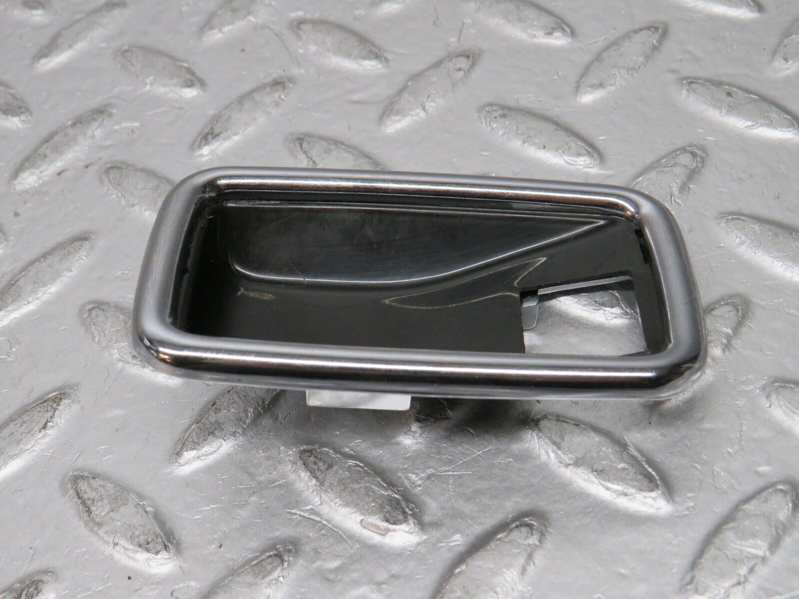 0550 Mercedes-Benz W123 230E Chrome Frame For Door Opener Right 1087660611