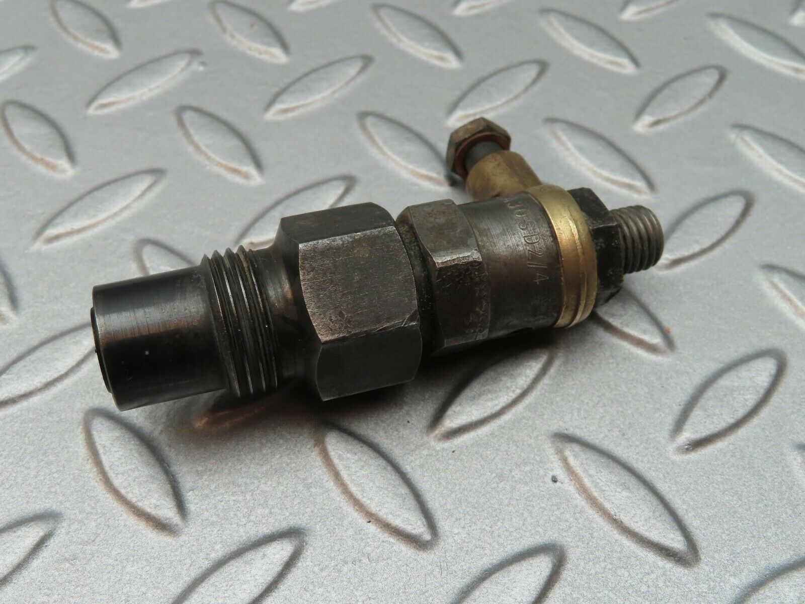 3685 Mercedes-Benz W120 PONTON Diesel Fuel Injetcor Bosch KCA30SD2/4