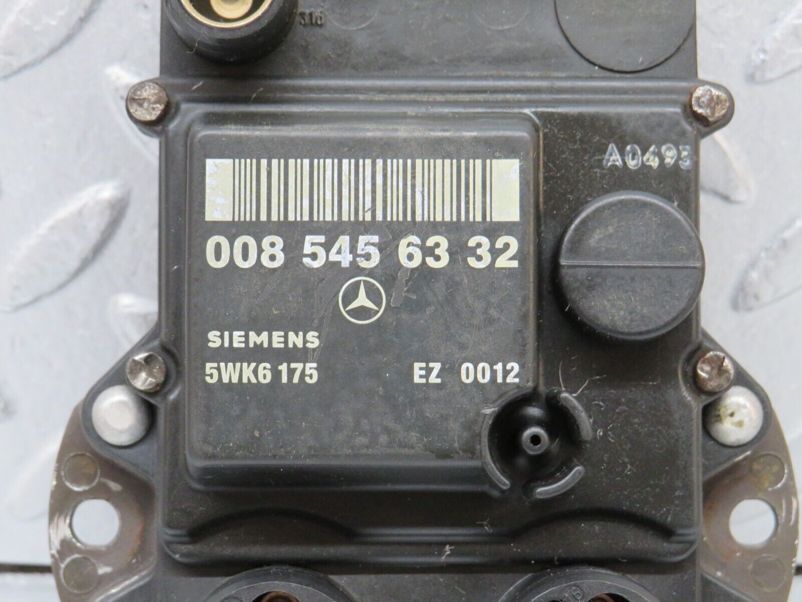 38831 Mercedes-Benz W201 190E 2.6L Ignition Control Unit Bosch 0085456332