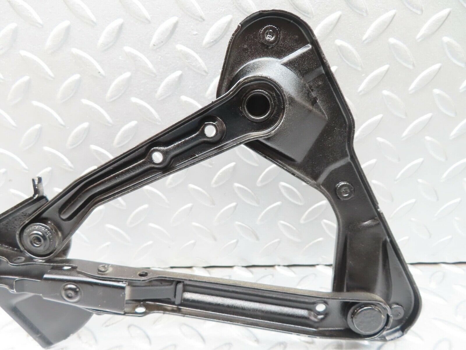 16424 Mercedes-Benz W124 260E Bonnet Hinge Right Side