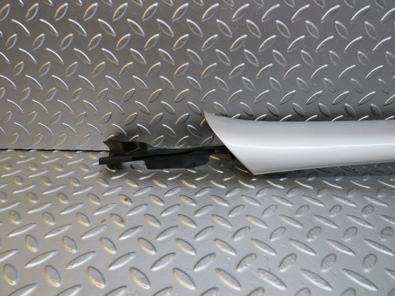 25062 Mercedes-Benz W140 S320 A Pillar Exterior Cover Left Side