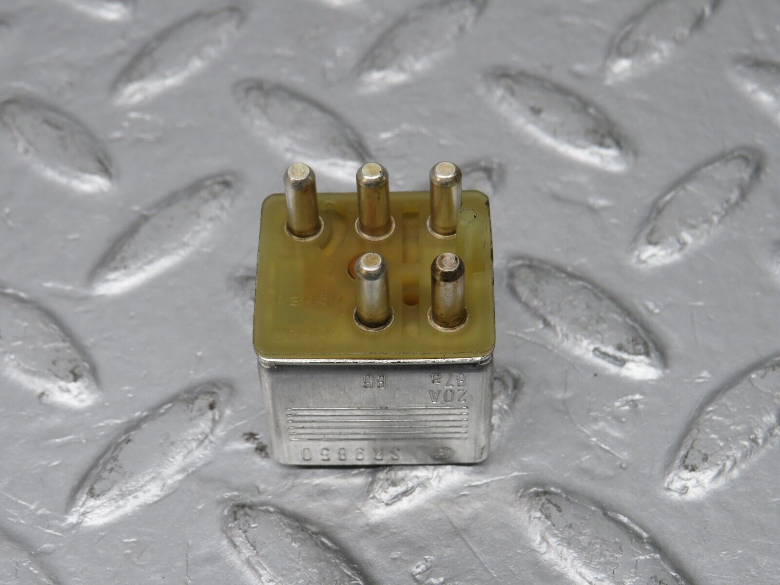 38536 Mercedes-Benz R129 280SL Coupe Multi Purpose Relay 0015420219
