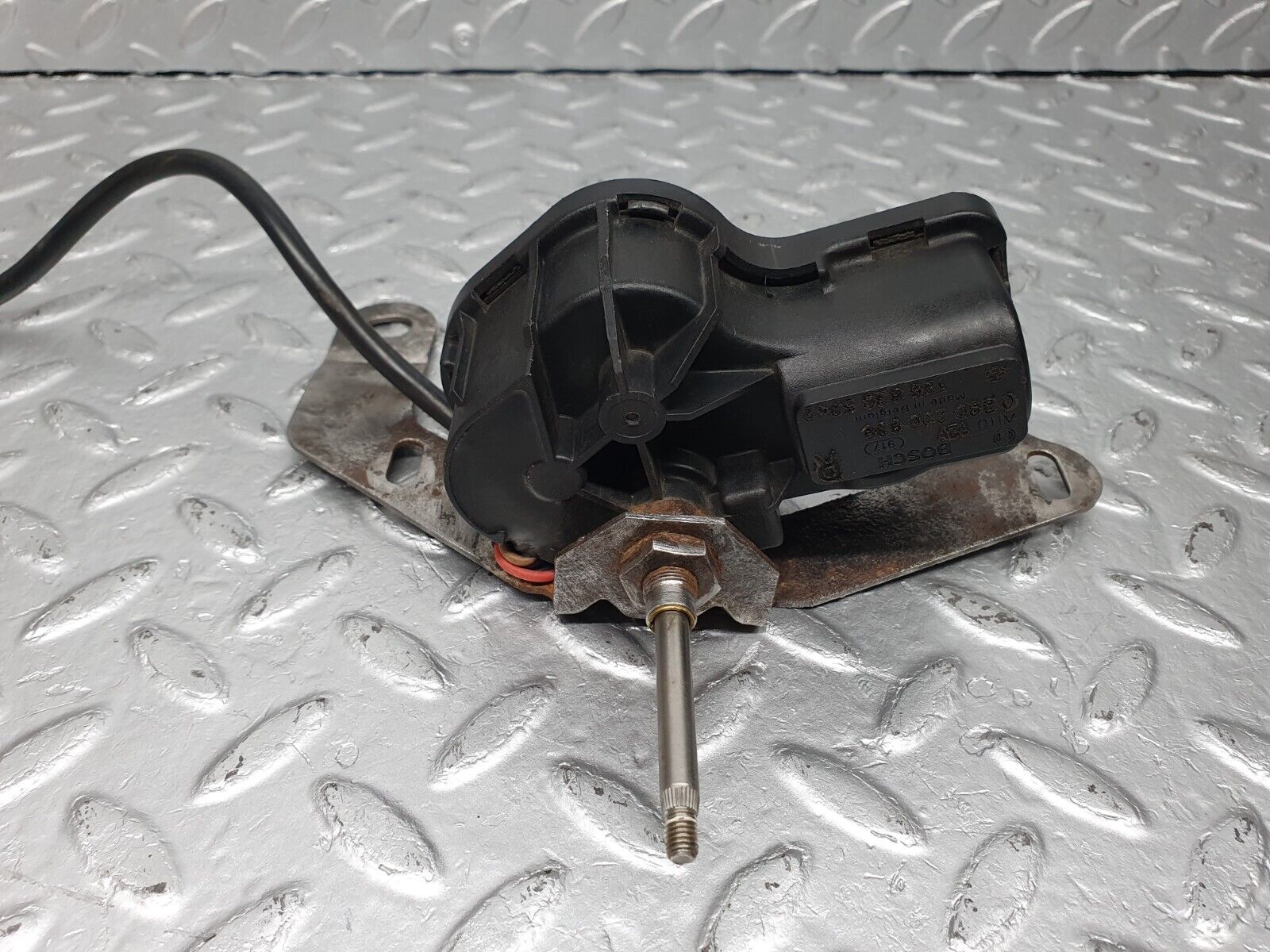 40950 Mercedes-Benz W126 300SE Right Headlight Wiper Motor 1268205242