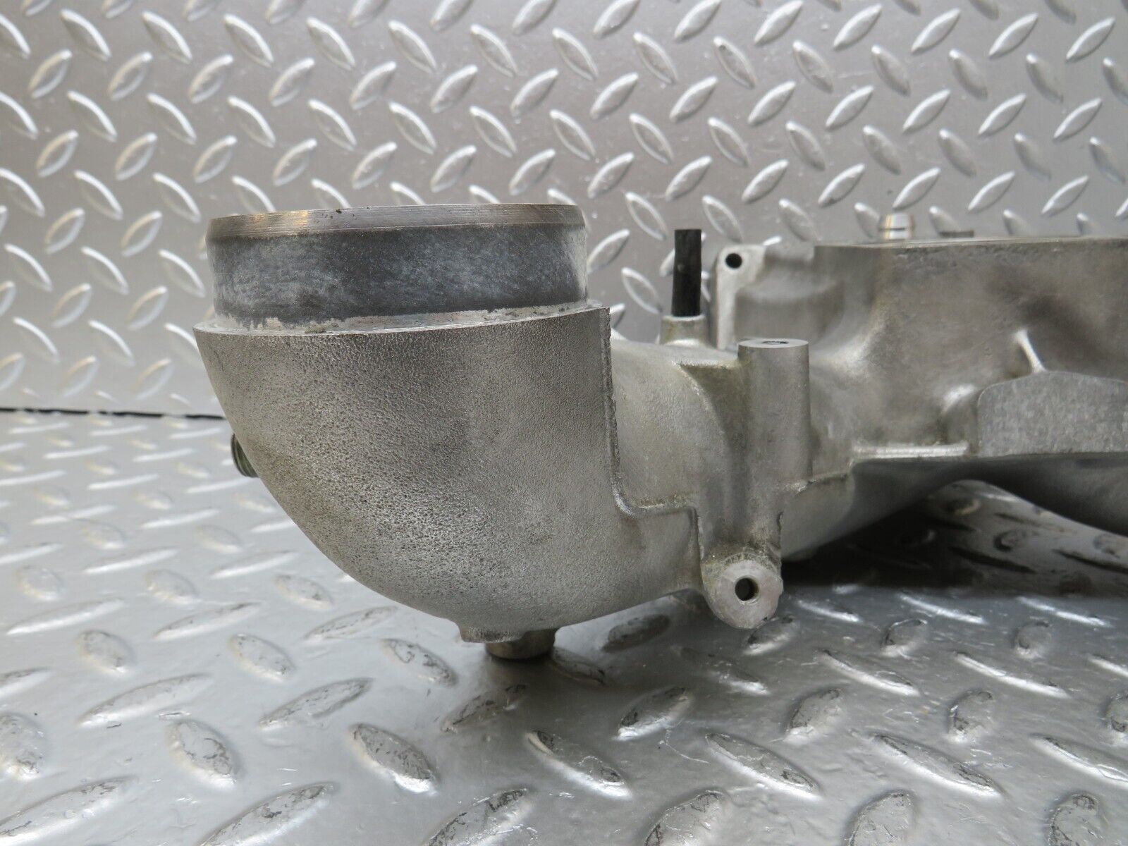 25799 Mercedes-Benz W124 280E Air Intake Manifold 1041414101