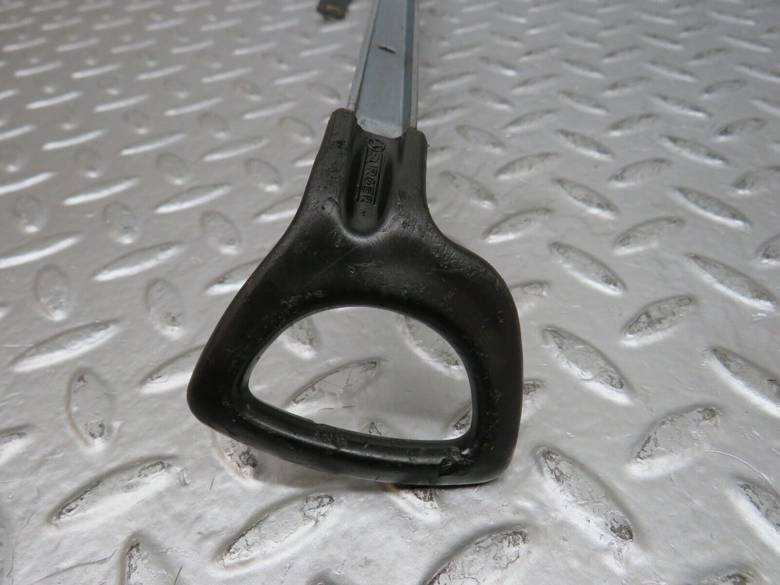 27011 Mercedes-Benz W123 240D Front Right Seat Sliding Adjust Handle