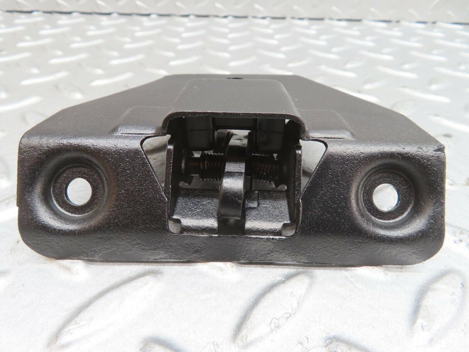 13899 Mercedes-Benz C107 280SLC Trunk Boot Lock Latch 1137500285