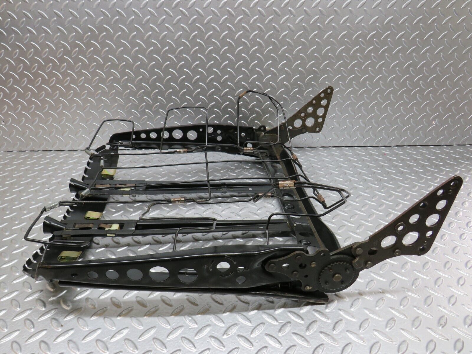 25478 Mercedes-Benz W123 200 Seat Backrest Left Side 1239101385