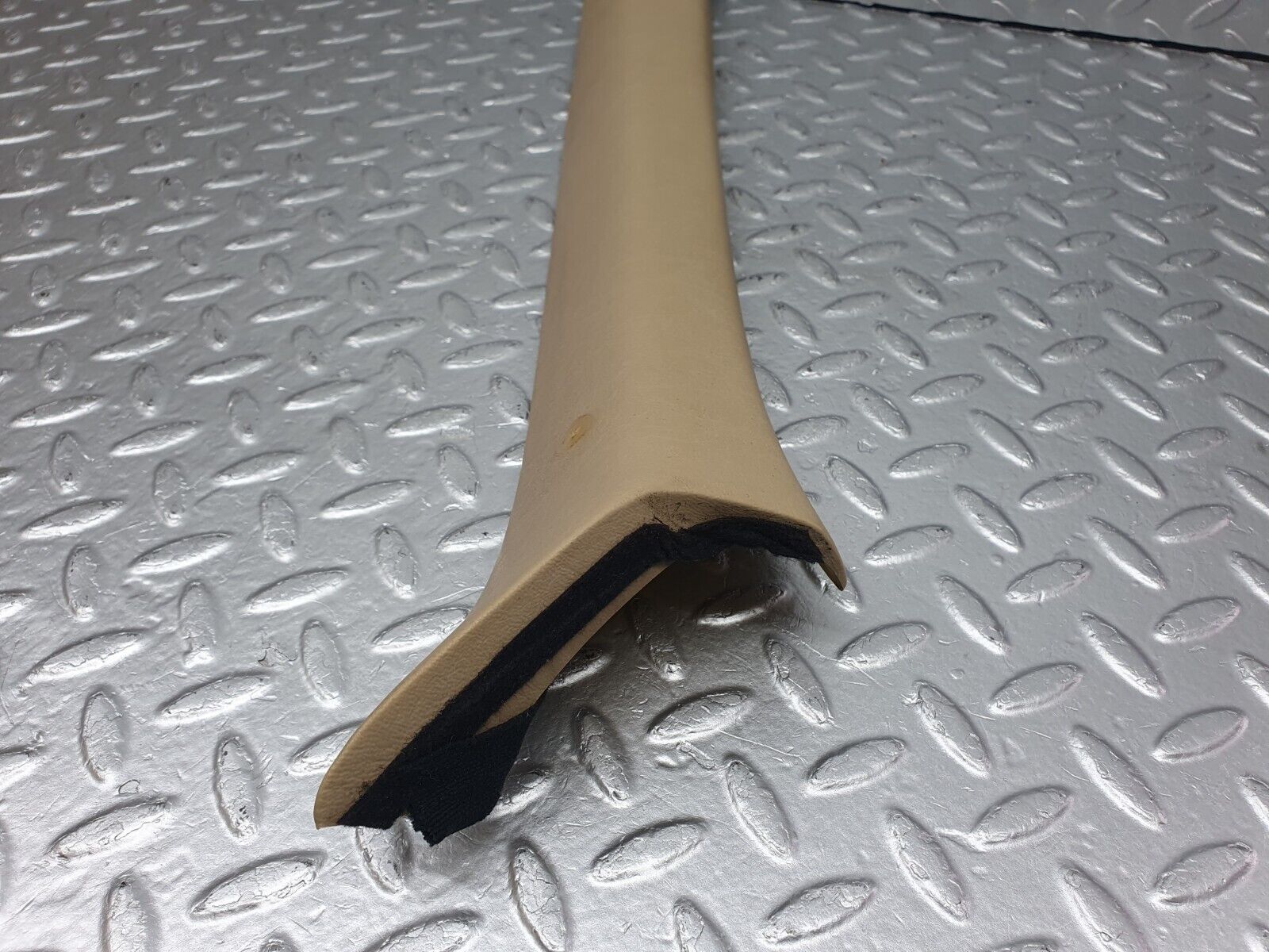 40926 Mercedes-Benz W126 300SE A Pillar Cover Right Side Beige