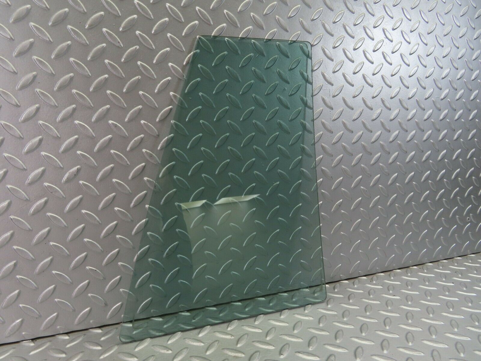 7630 Mercedes-Benz S123 230TE Wagon Rear Left Quarter Window Glass