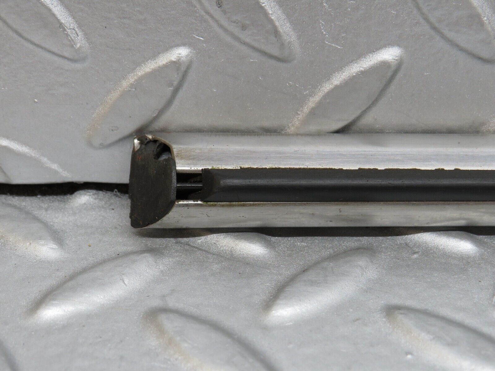 35774 Mercedes-Benz W108 Front Left Door Centre Moulding Trim