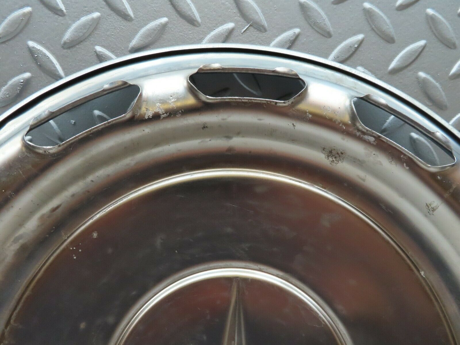 3631 Mercedes-Benz W116 300SD Wheel Trim Hub Cap 14