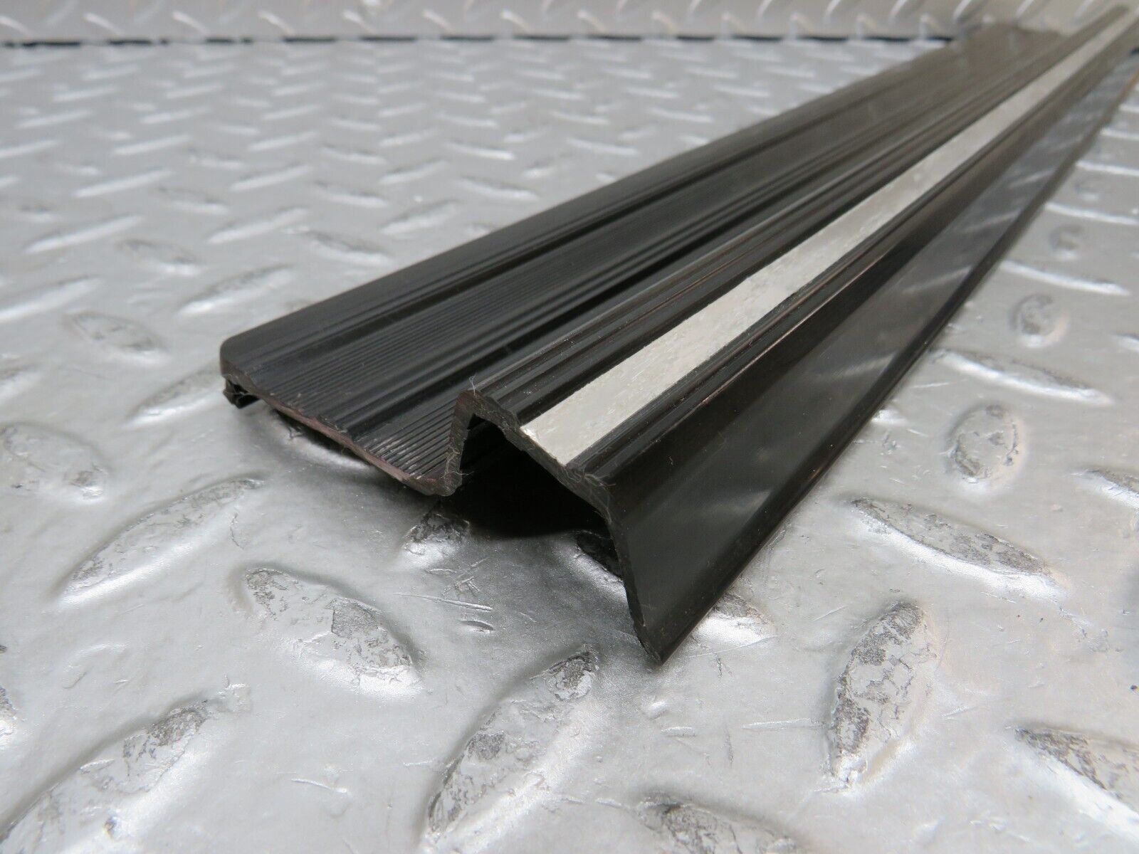 27897 Mercedes-Benz W123 280E Rear Left Door Sill Trim Black