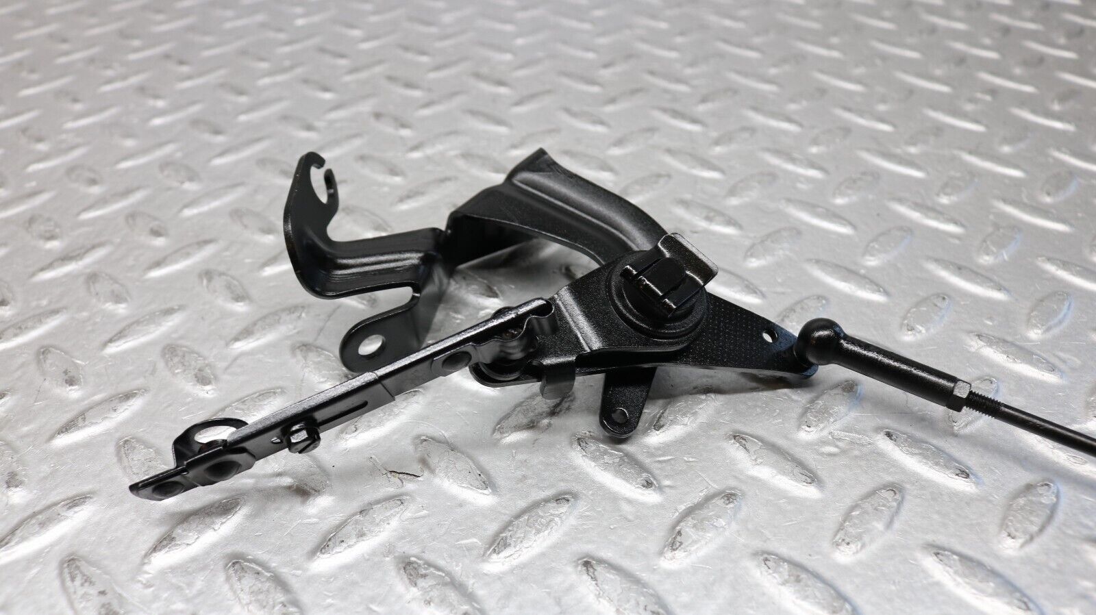 37217 Mercedes-Benz C126 420SEC Coupe Throttle Linkage