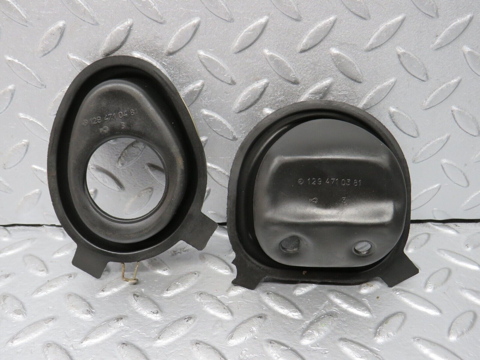 39717 Mercedes-Benz R129 320SL Coupe Fuel Tank Rubber Seal 1294710381 1294710481