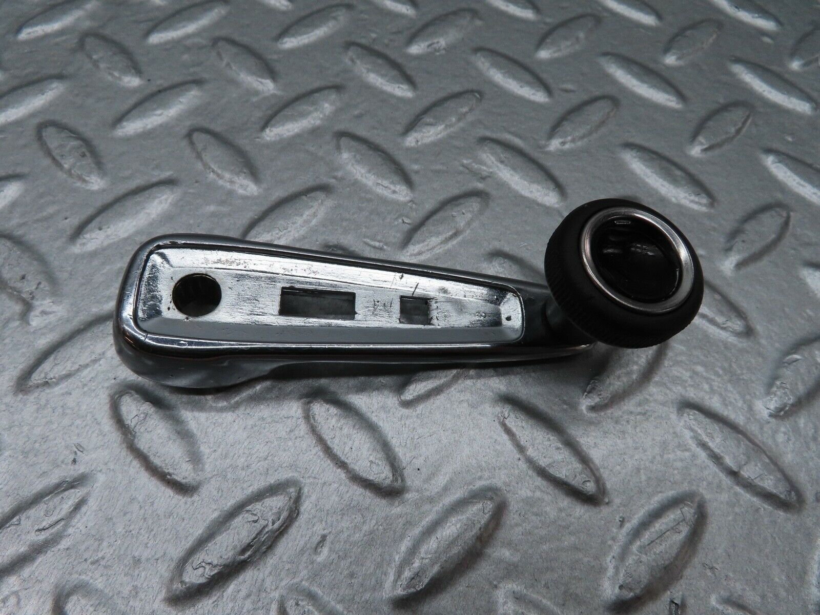 17954 Mercedes-Benz W123 200 Window Lifter Crank Handle