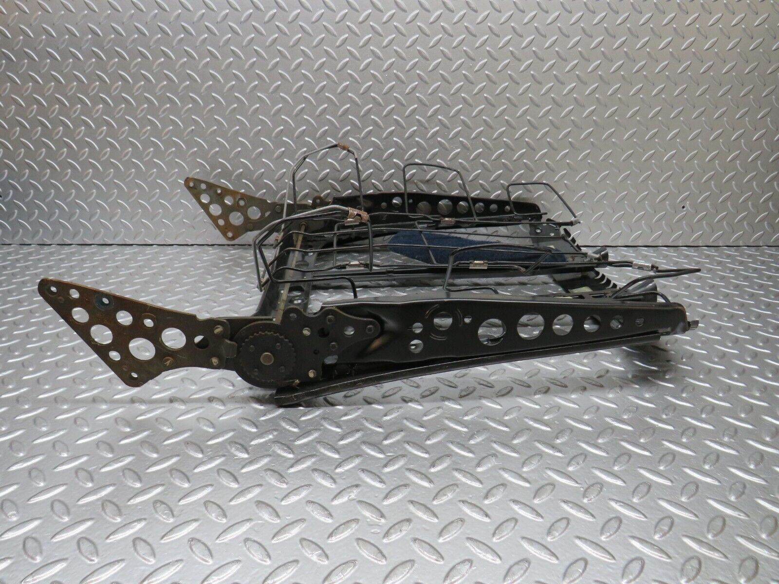 31171 Mercedes-Benz W123 230E Front Right Driver Seat Backrest