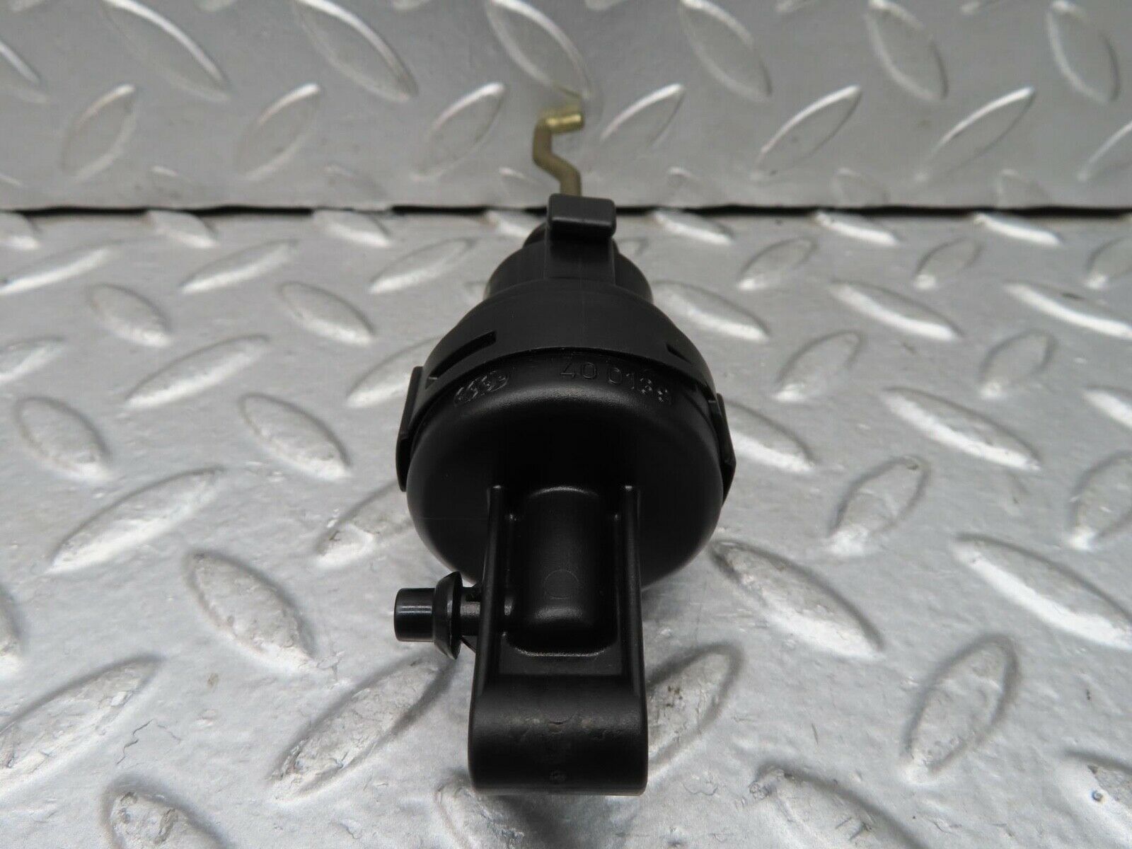 15184 Mercedes-Benz W140 S320 Left Door Lock Vacuum Actuator 400139