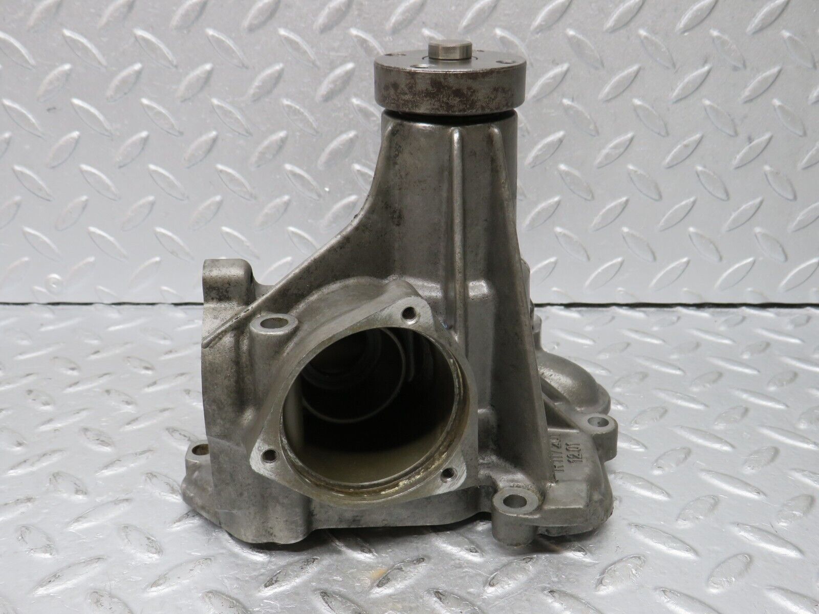 36264 Mercedes-Benz W126 420SE Water Pump 1172011201
