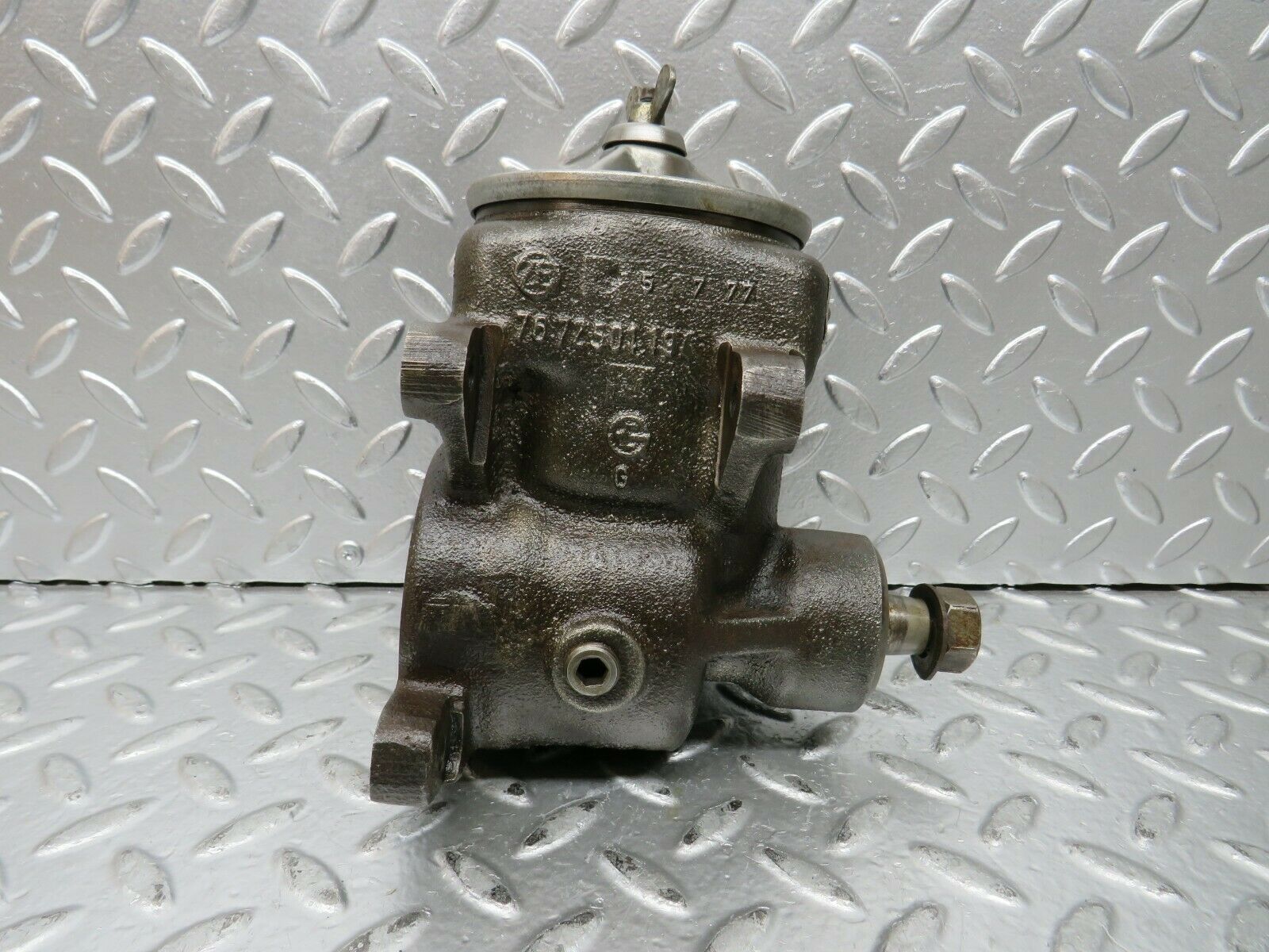 23306 Mercedes-Benz W116 350SE Power Steering Pump 1164601880