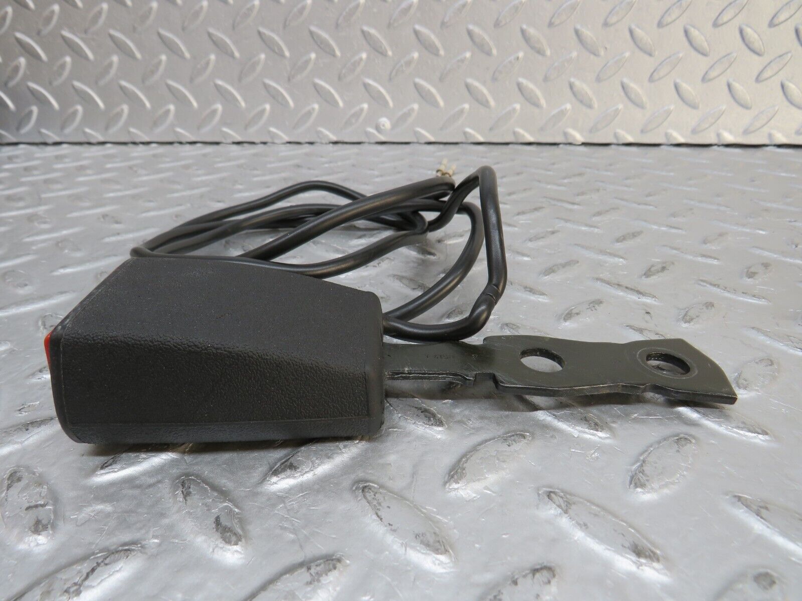 37163 Mercedes-Benz C126 420SEC Coupe Front Right Seat Belt With Buckles 1268806886