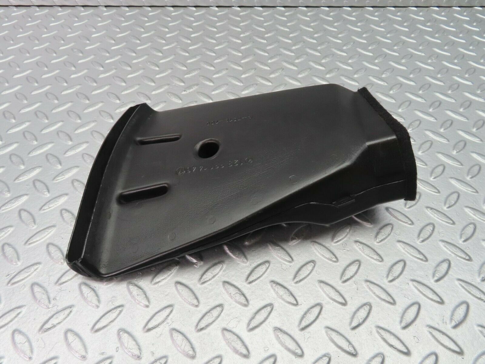 9904 Mercedes-Benz C123 230CE Coupe Air Duct Heater Ventilation Left