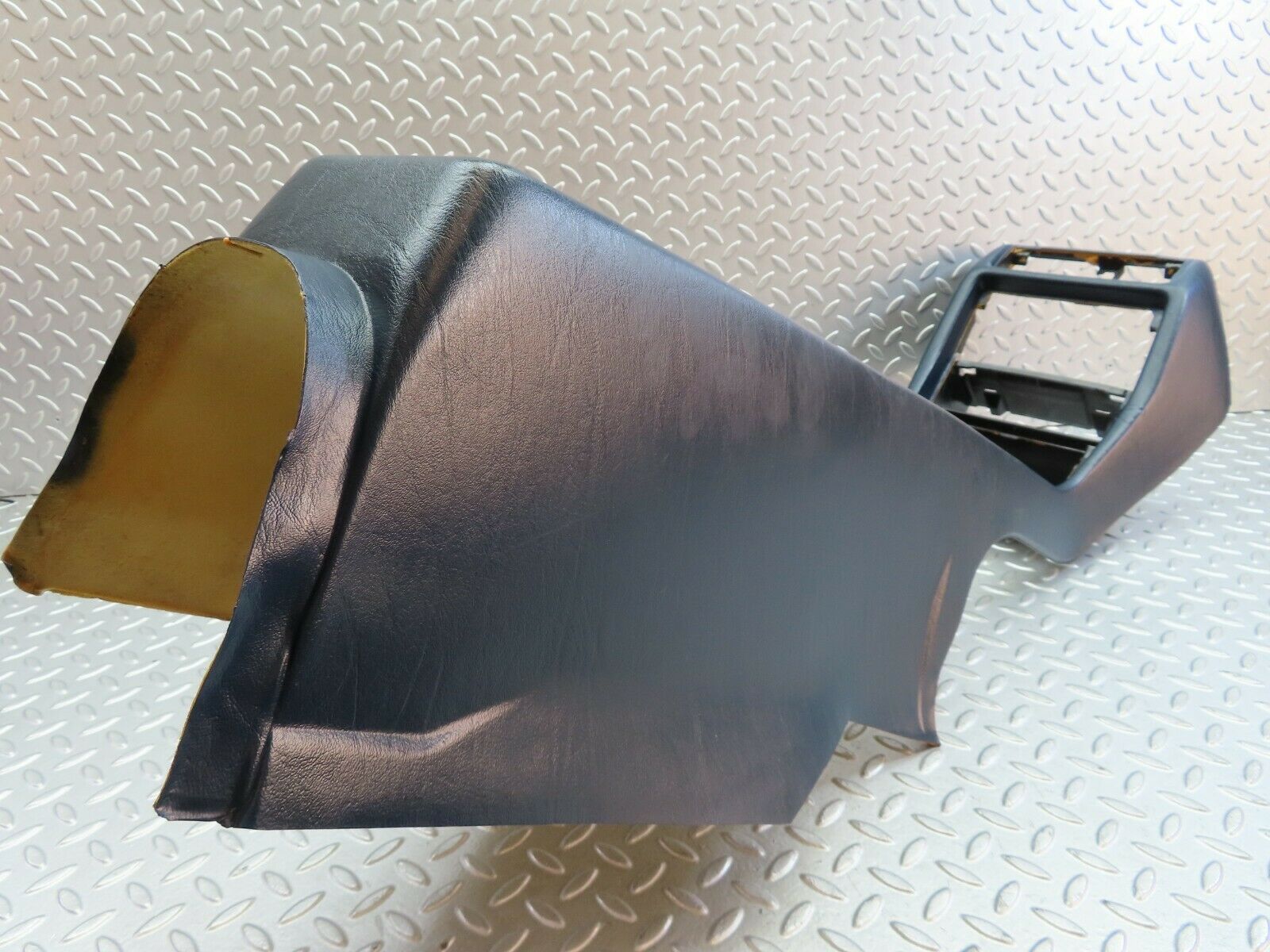 9579 Mercedes-Benz C123 280CE Coupe Centre Console Blue