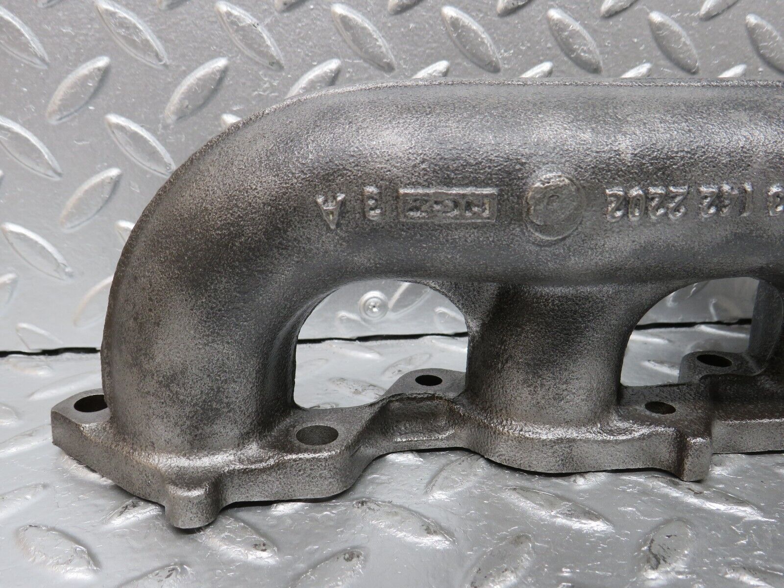 33101 Mercedes-Benz R129 300SL Exhaust Manifold Cylinder 4-6 1031422202